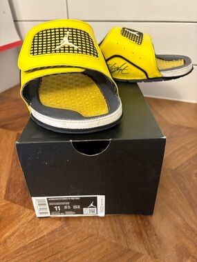 Jordan Hydro IV Retro Lightning slides